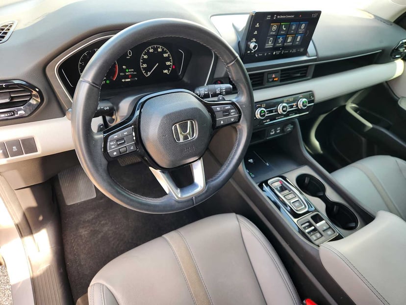 2023 Honda Pilot - Image 2