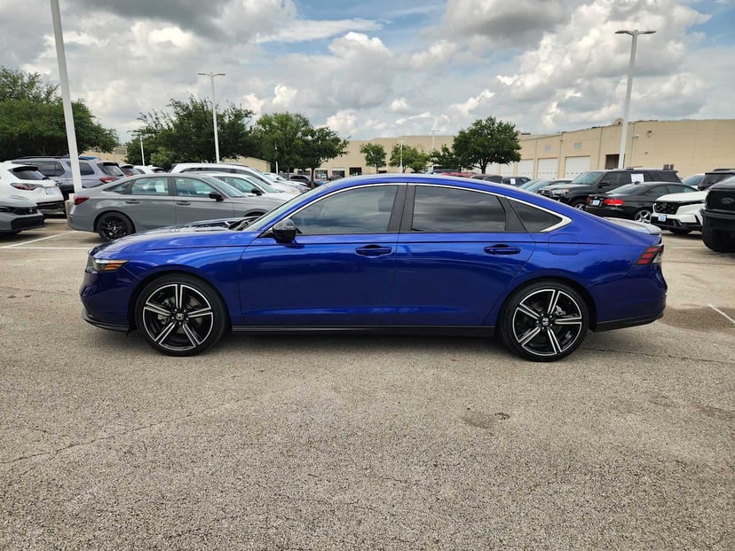 2025 Honda Accord Hybrid - Image 4