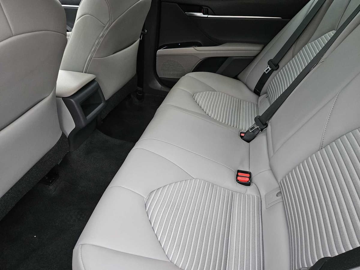 2019 Toyota Camry - Image 29