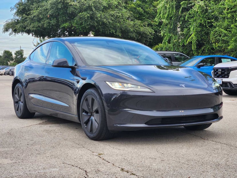 2025 Tesla Model 3 - Image 3