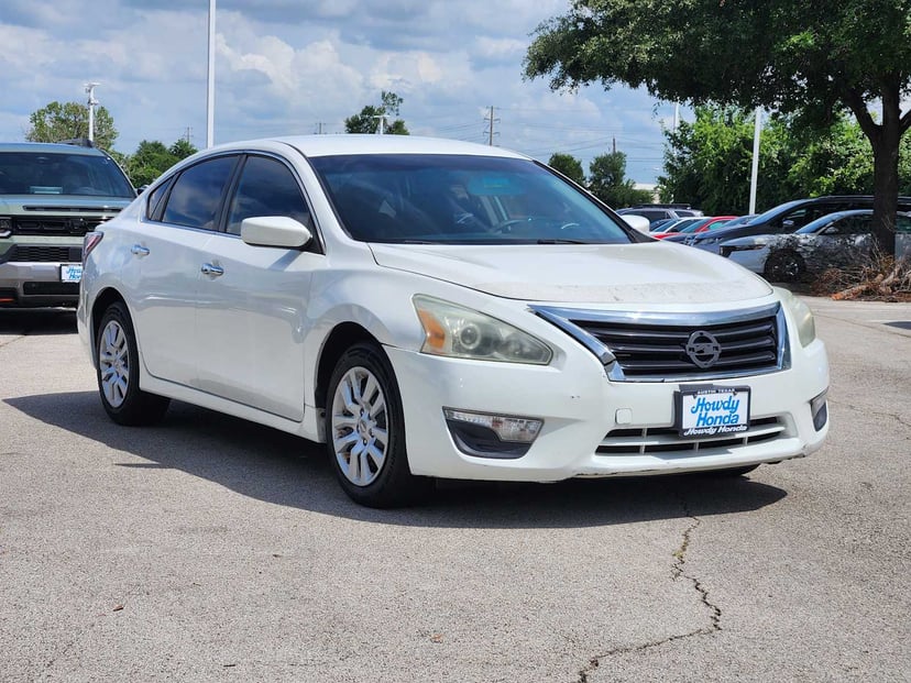 2015 Nissan Altima - Image 1
