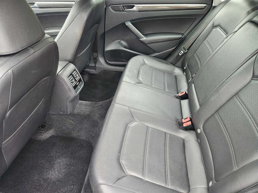 2016 Volkswagen Passat - Image 31