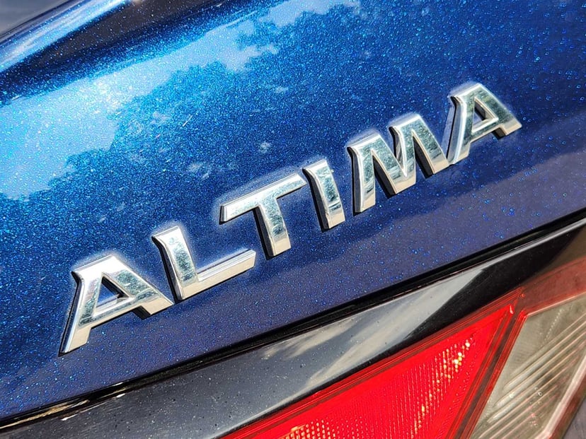 2019 Nissan Altima - Image 12