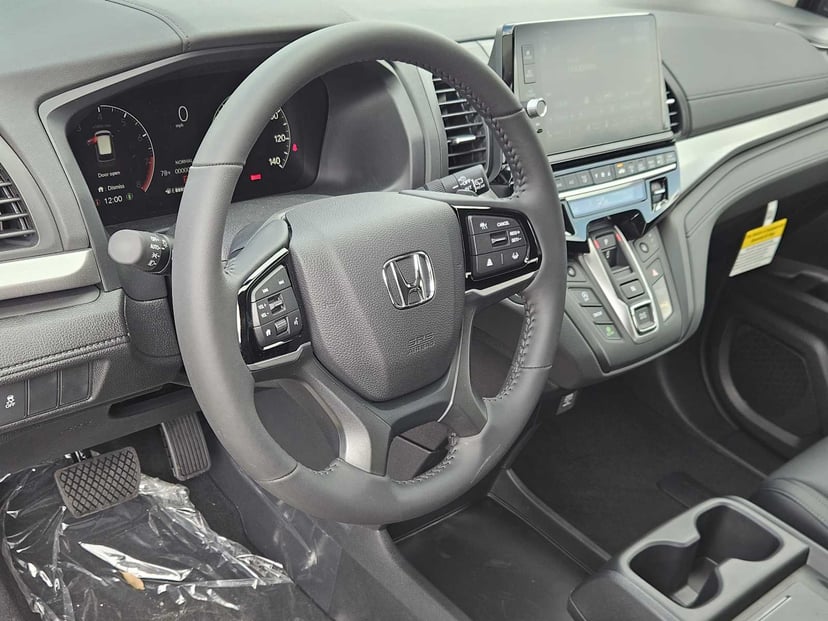 2026 Honda Odyssey - Image 2