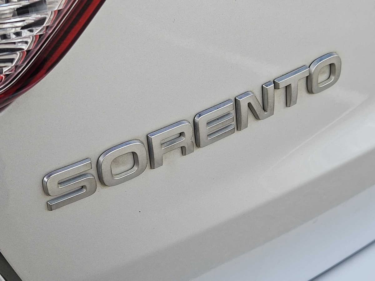 2015 Kia Sorento - Image 11