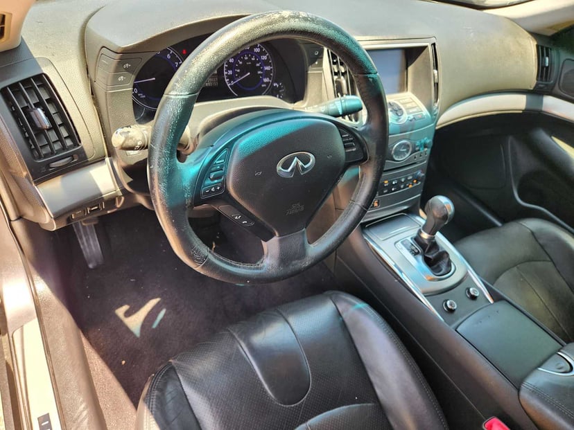 2015 INFINITI Q40 - Image 2