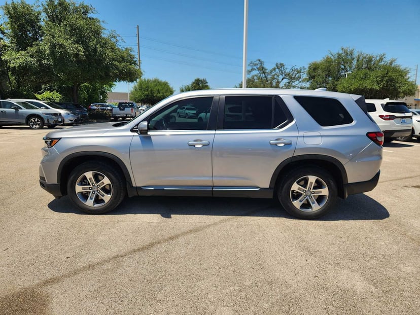2023 Honda Pilot - Image 4