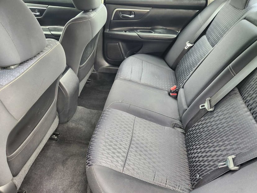 2016 Nissan Altima - Image 30