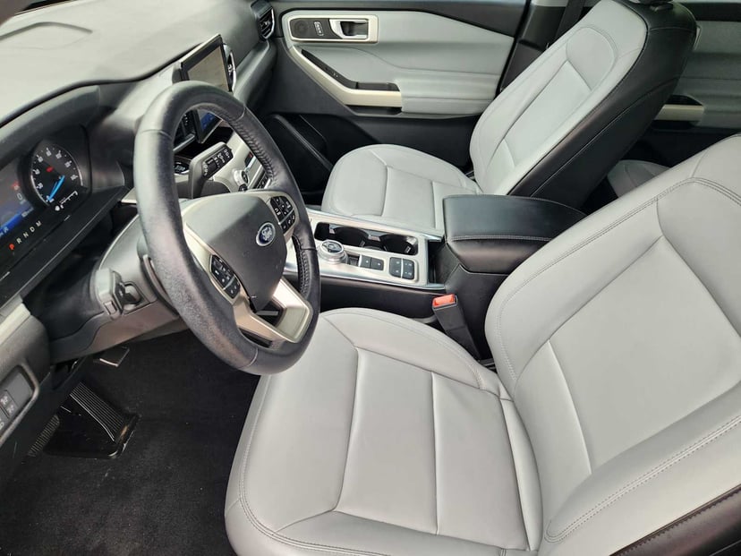 2021 Ford Explorer - Image 13