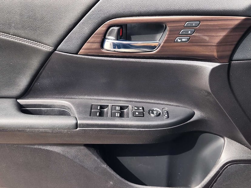 2017 Honda Accord - Image 22