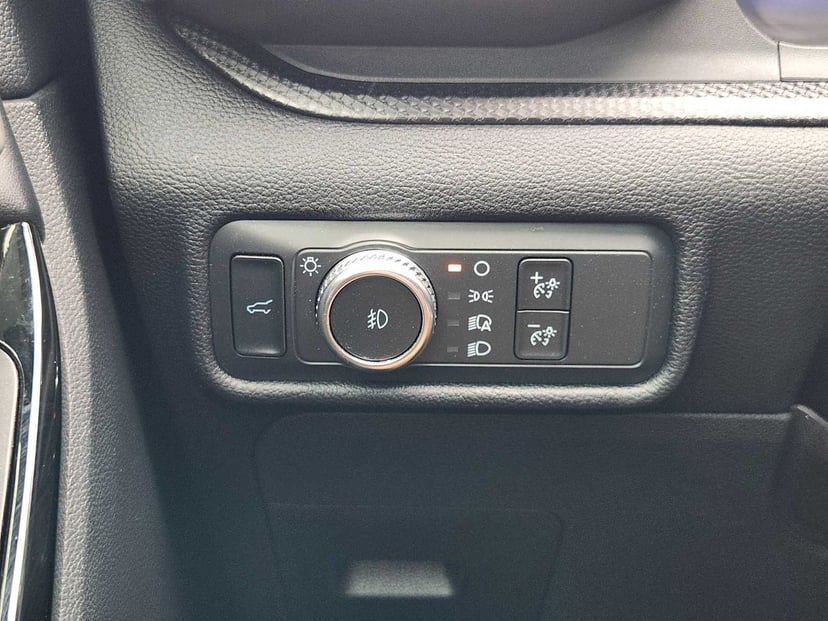 2021 Ford Explorer - Image 21