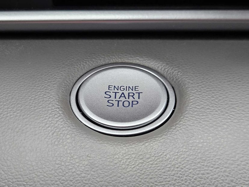2023 Hyundai Elantra - Image 20