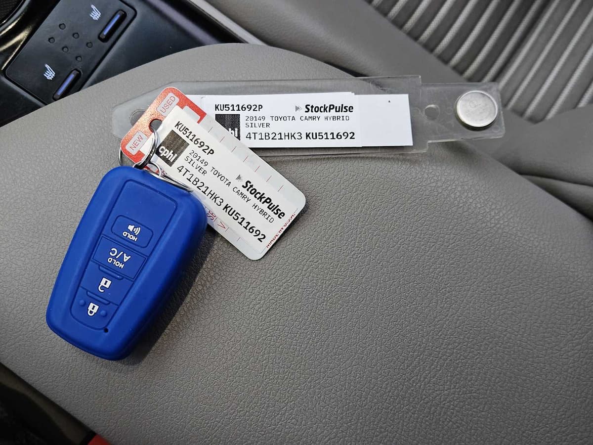 2019 Toyota Camry - Image 33