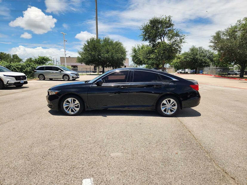 2019 Honda Accord Sedan - Image 2
