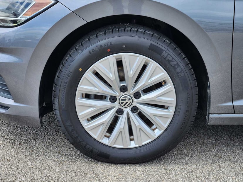 2019 Volkswagen Jetta - Image 9