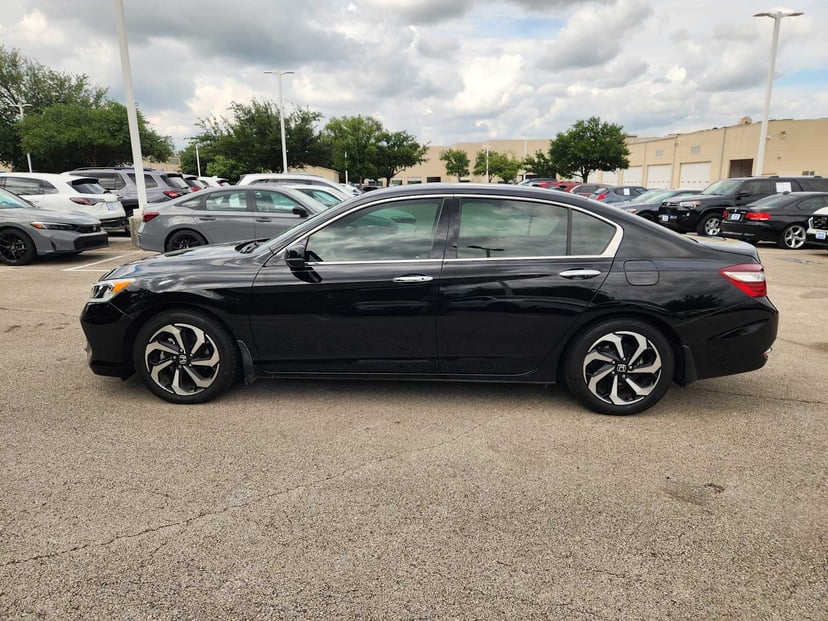 2017 Honda Accord - Image 4