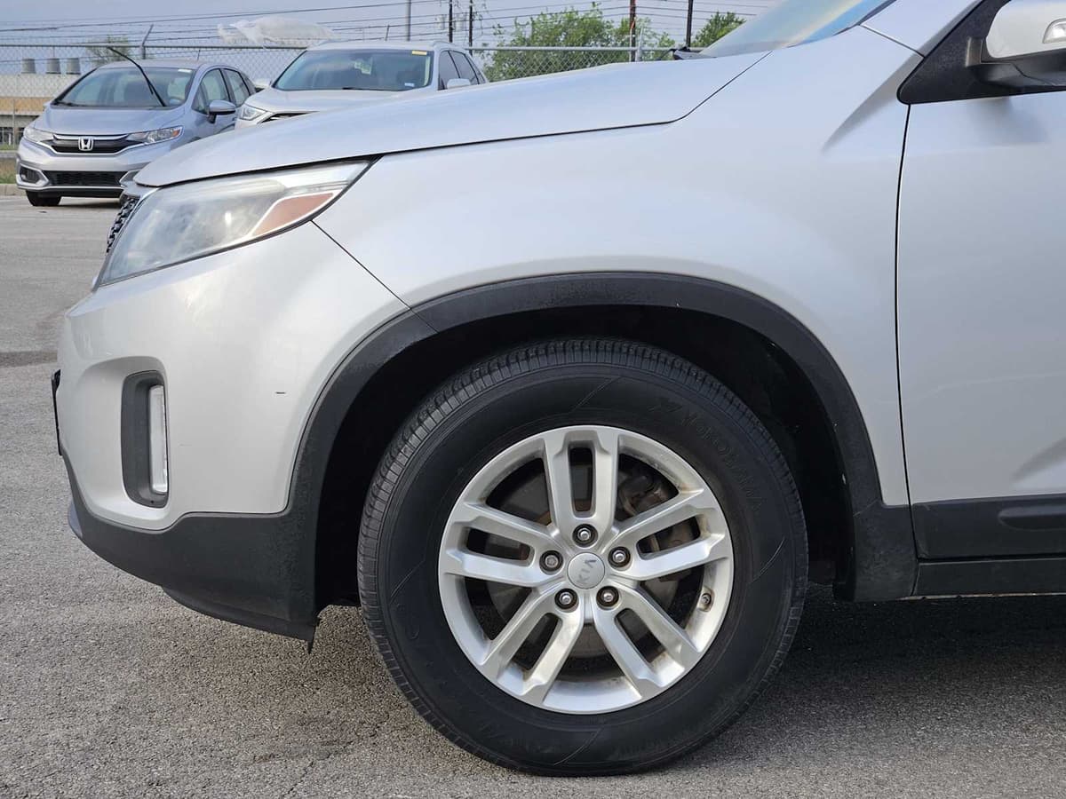 2015 Kia Sorento - Image 8