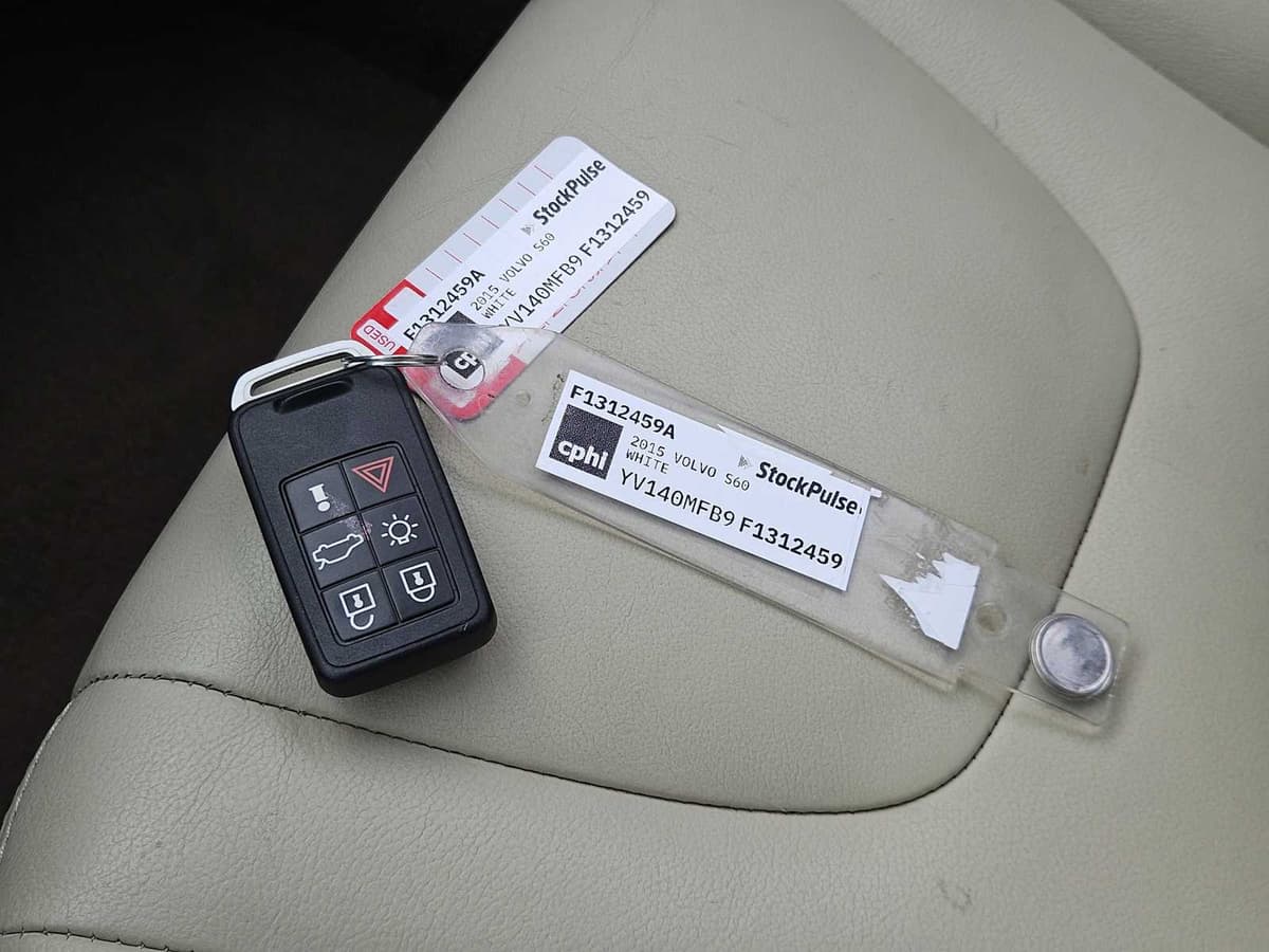 2015 Volvo S60 - Image 32