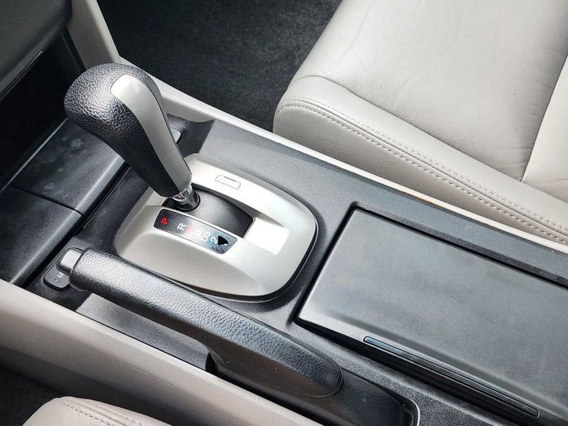 2010 Honda Accord - Image 19