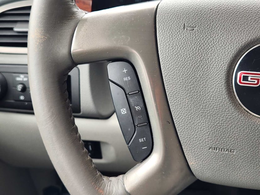 2011 GMC Yukon - Image 27