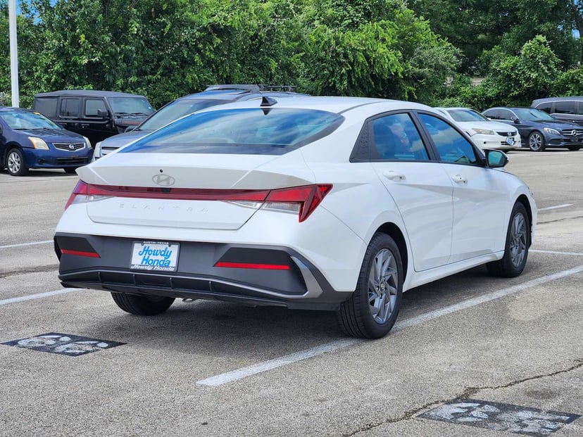 2024 Hyundai Elantra - Image 6
