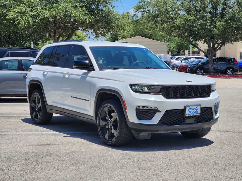 2023 Jeep Grand Cherokee - Image 2
