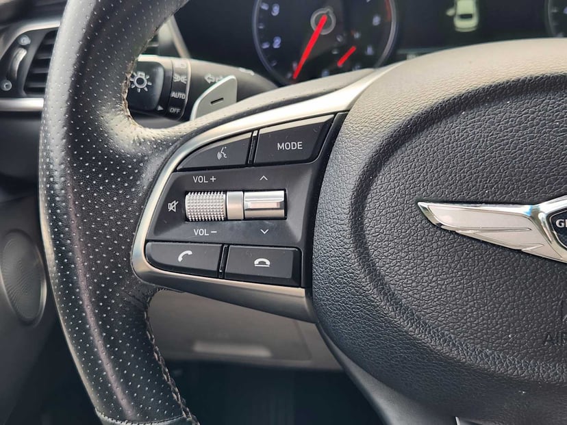 2019 Genesis G70 - Image 28