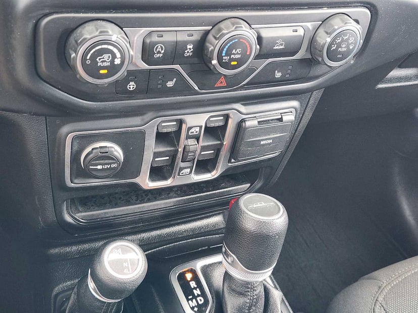 2020 Jeep Gladiator - Image 18