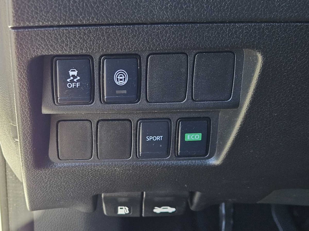 2020 Nissan Rogue Sport - Image 20