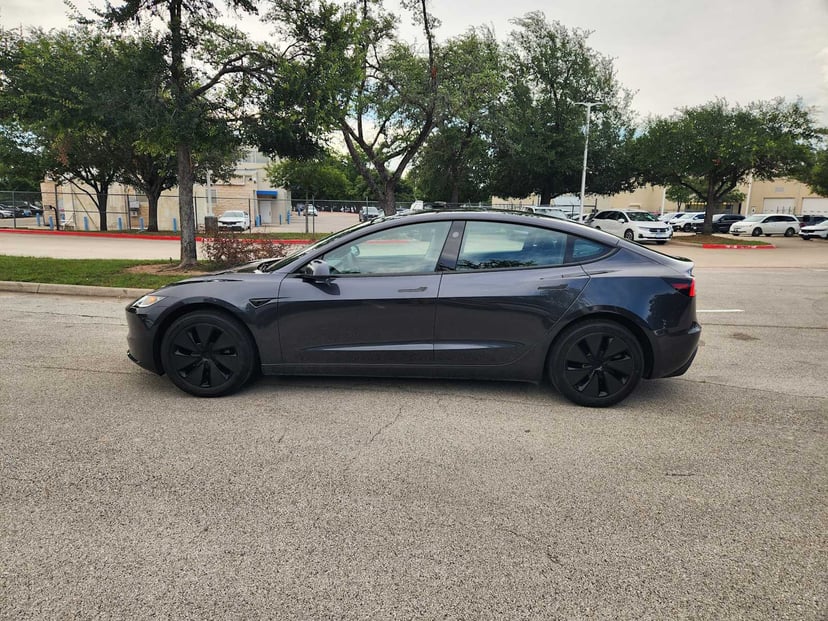 2025 Tesla Model 3 - Image 4