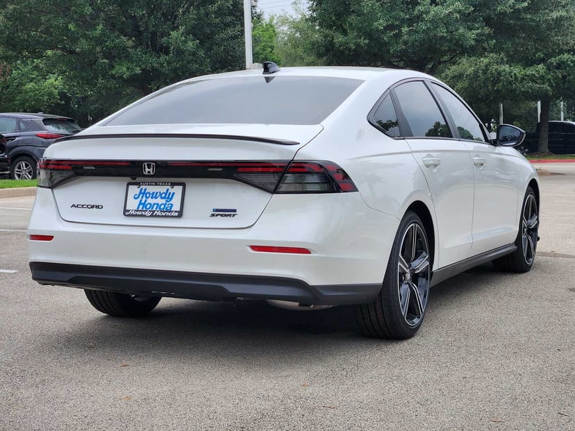 2026 Honda Accord Hybrid - Image 5