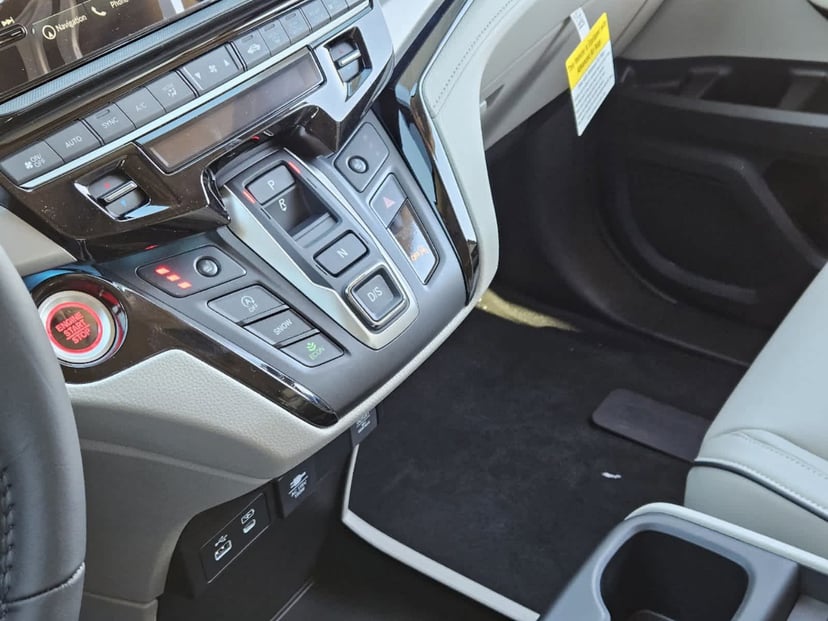 2026 Honda Odyssey - Image 17