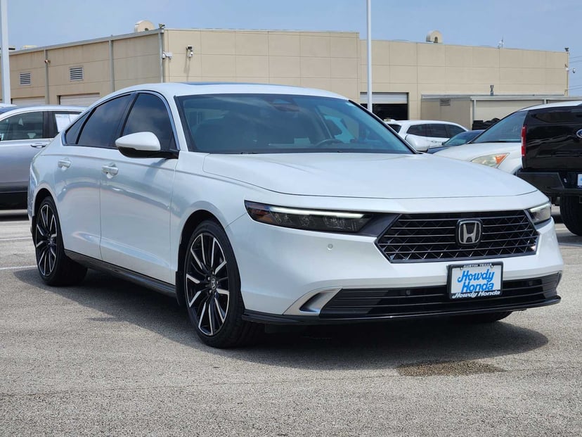 2023 Honda Accord Hybrid - Image 3