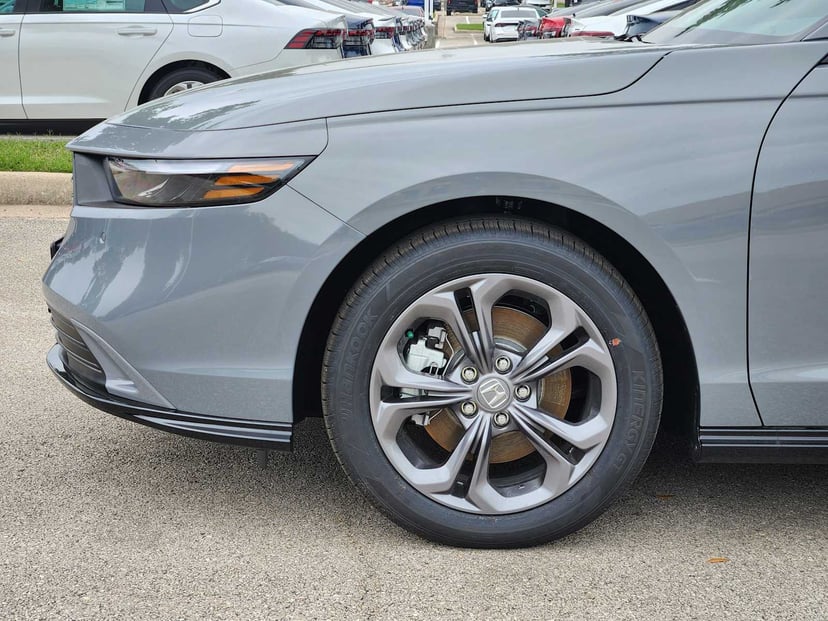 2026 Honda Accord Hybrid - Image 7