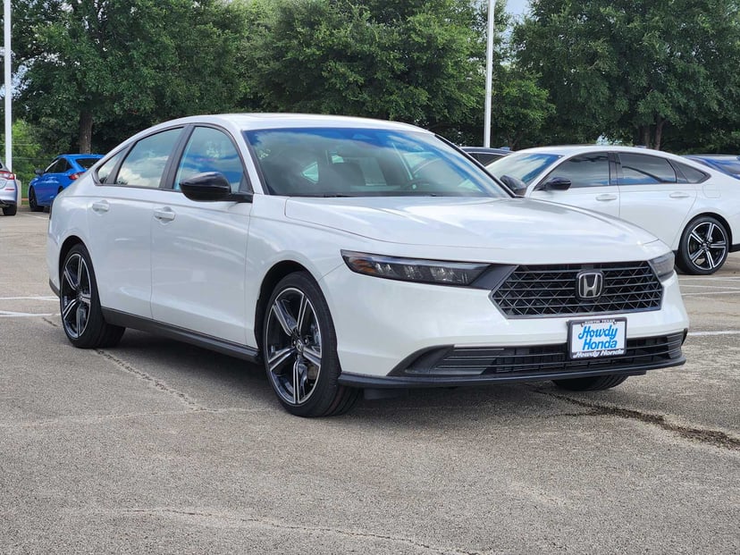 2026 Honda Accord Hybrid - Image 2
