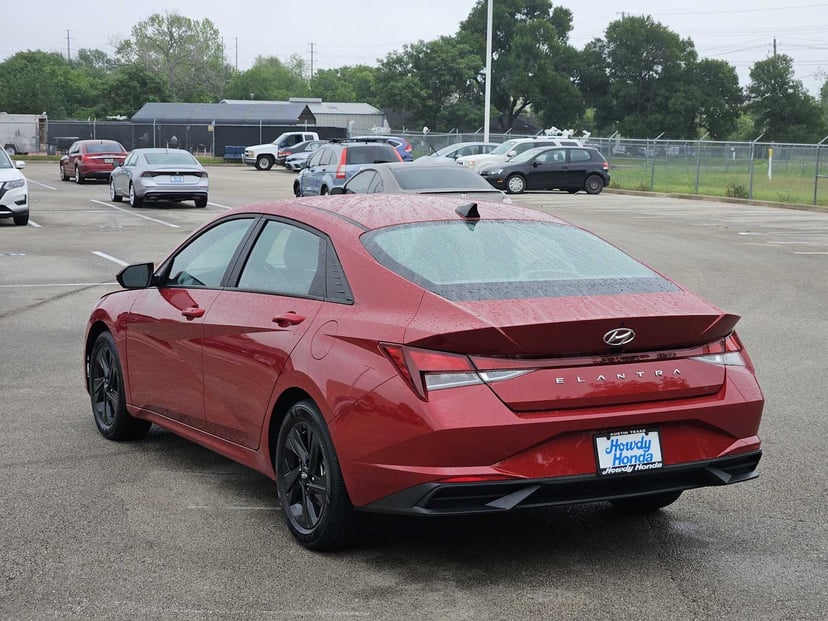 2023 Hyundai Elantra - Image 5