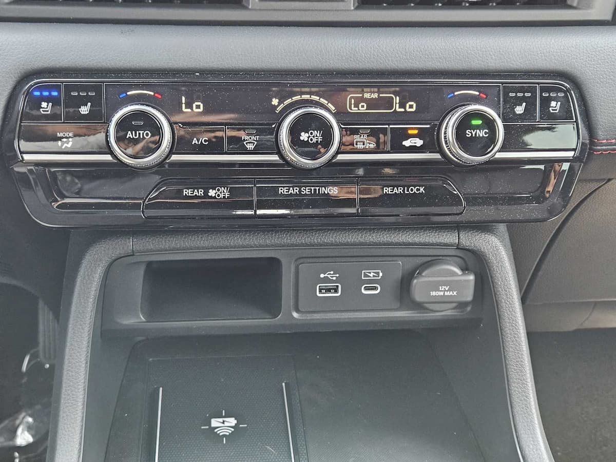 2025 Honda Pilot - Image 15