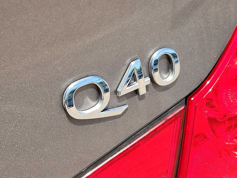 2015 INFINITI Q40 - Image 11