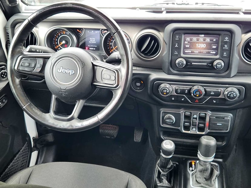 2020 Jeep Gladiator - Image 26