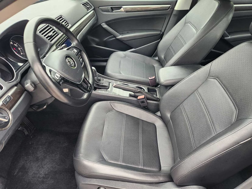 2016 Volkswagen Passat - Image 13