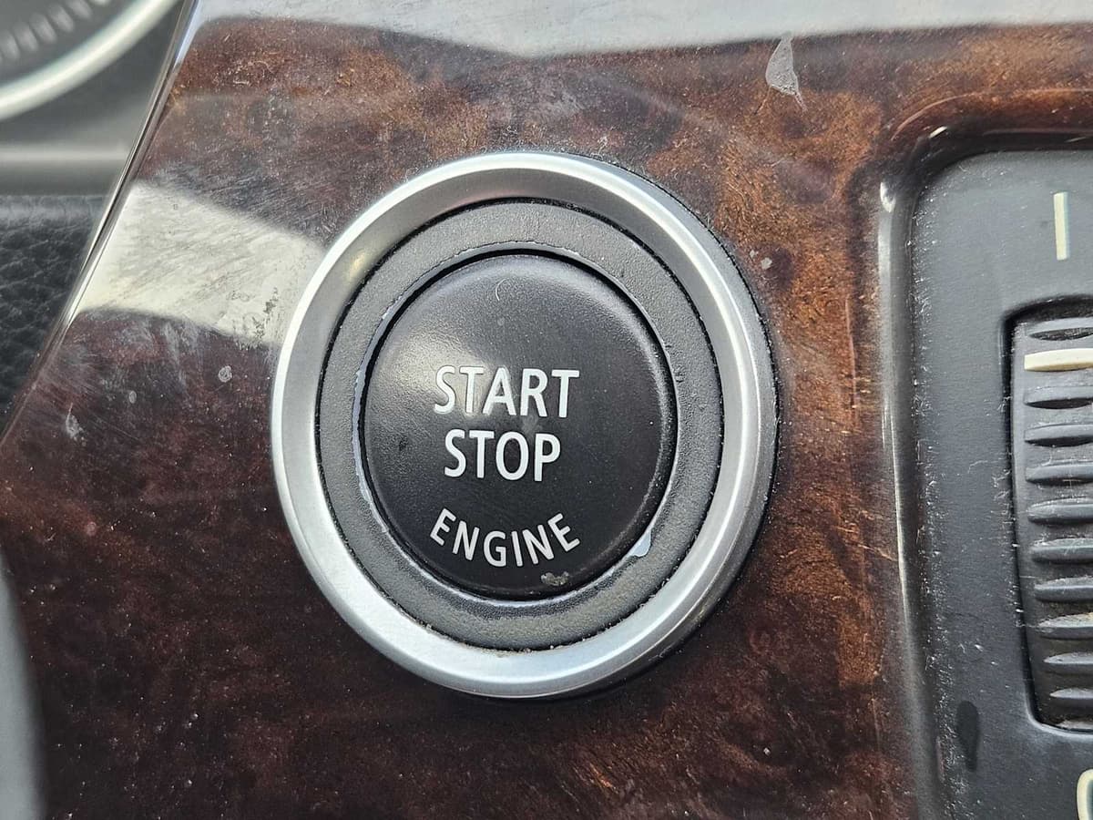 2009 BMW 335i xDrive - Image 20