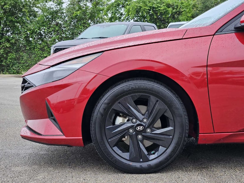 2023 Hyundai Elantra - Image 8