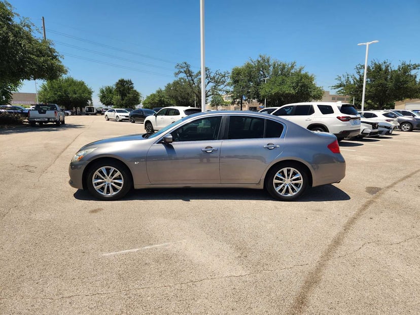 2015 INFINITI Q40 - Image 4
