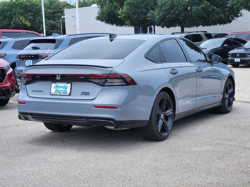 2026 Honda Accord Hybrid - Image 4