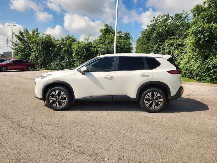 2023 Nissan Rogue - Image 4