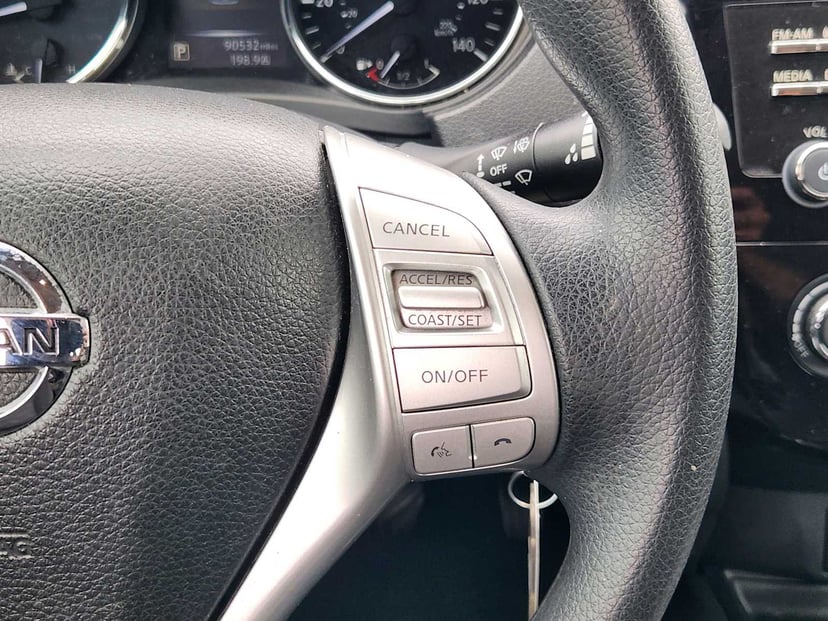 2016 Nissan Rogue - Image 27