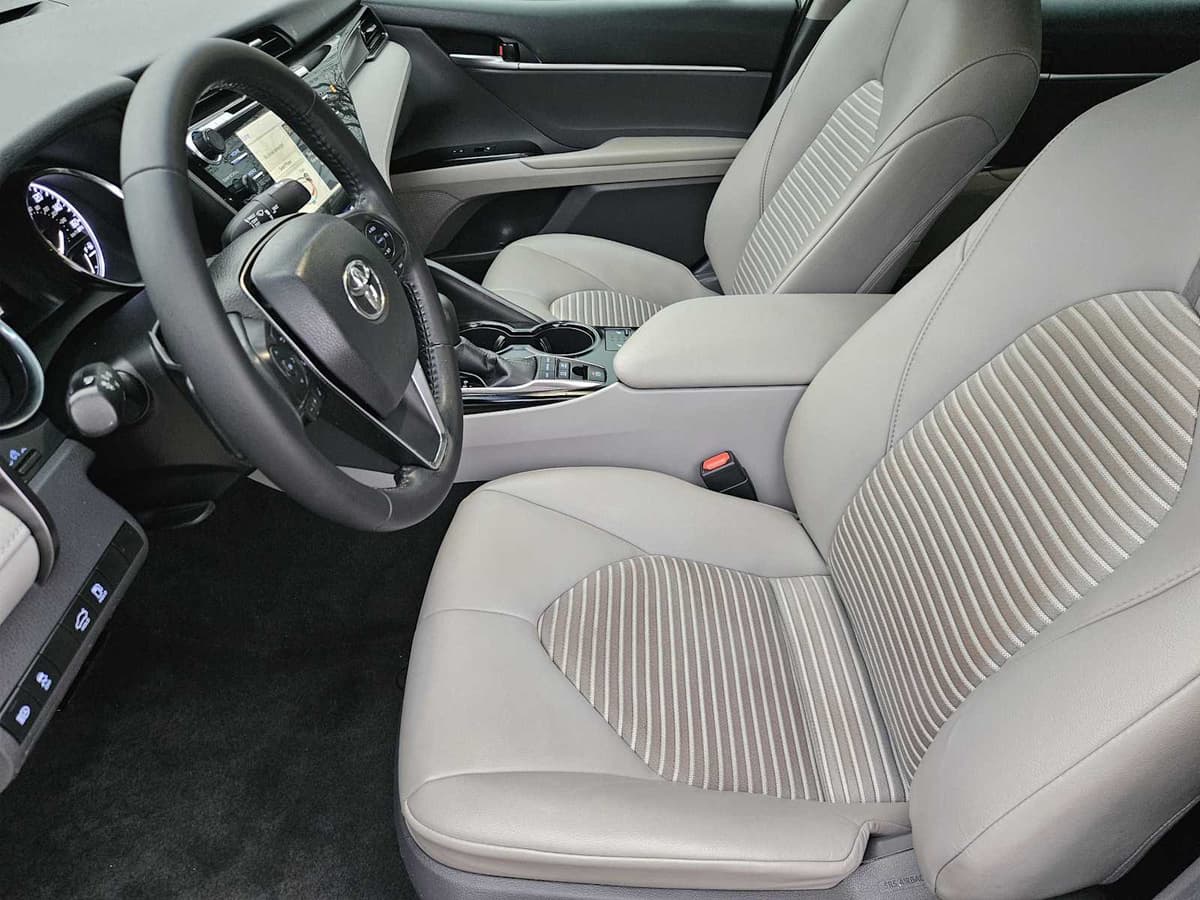 2019 Toyota Camry - Image 13