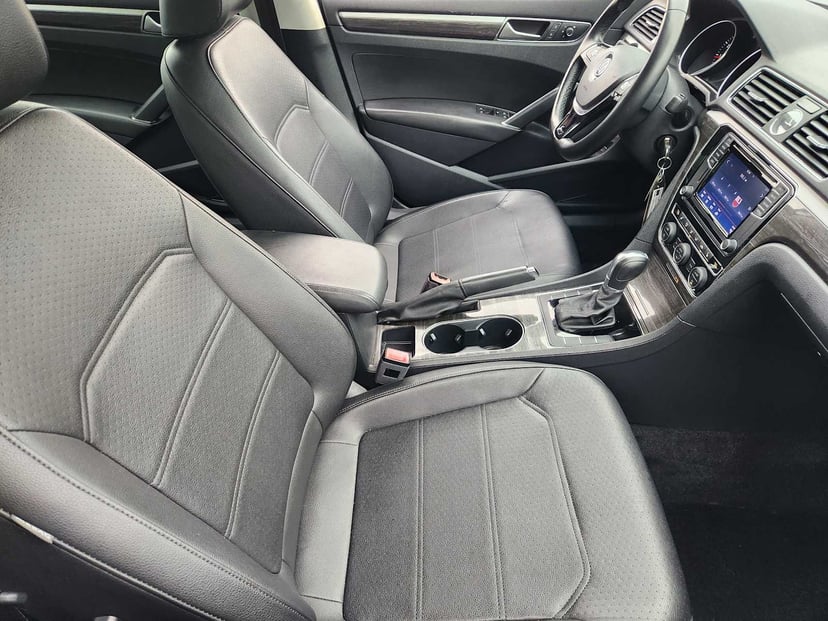 2016 Volkswagen Passat - Image 14