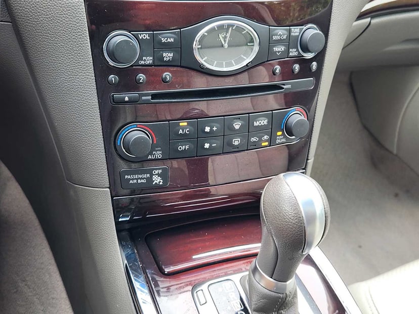 2012 INFINITI G37 Sedan - Image 19