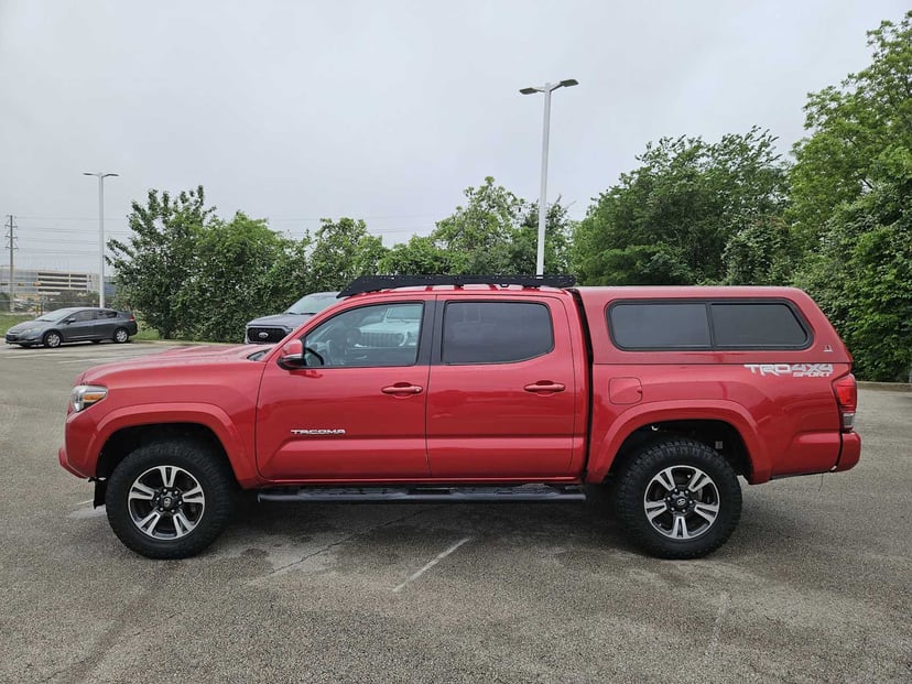 2016 Toyota Tacoma - Image 4